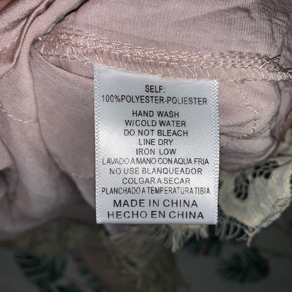 Ladies Listicle Bradshaw lace blush cami large nwt - Picture 9 of 9